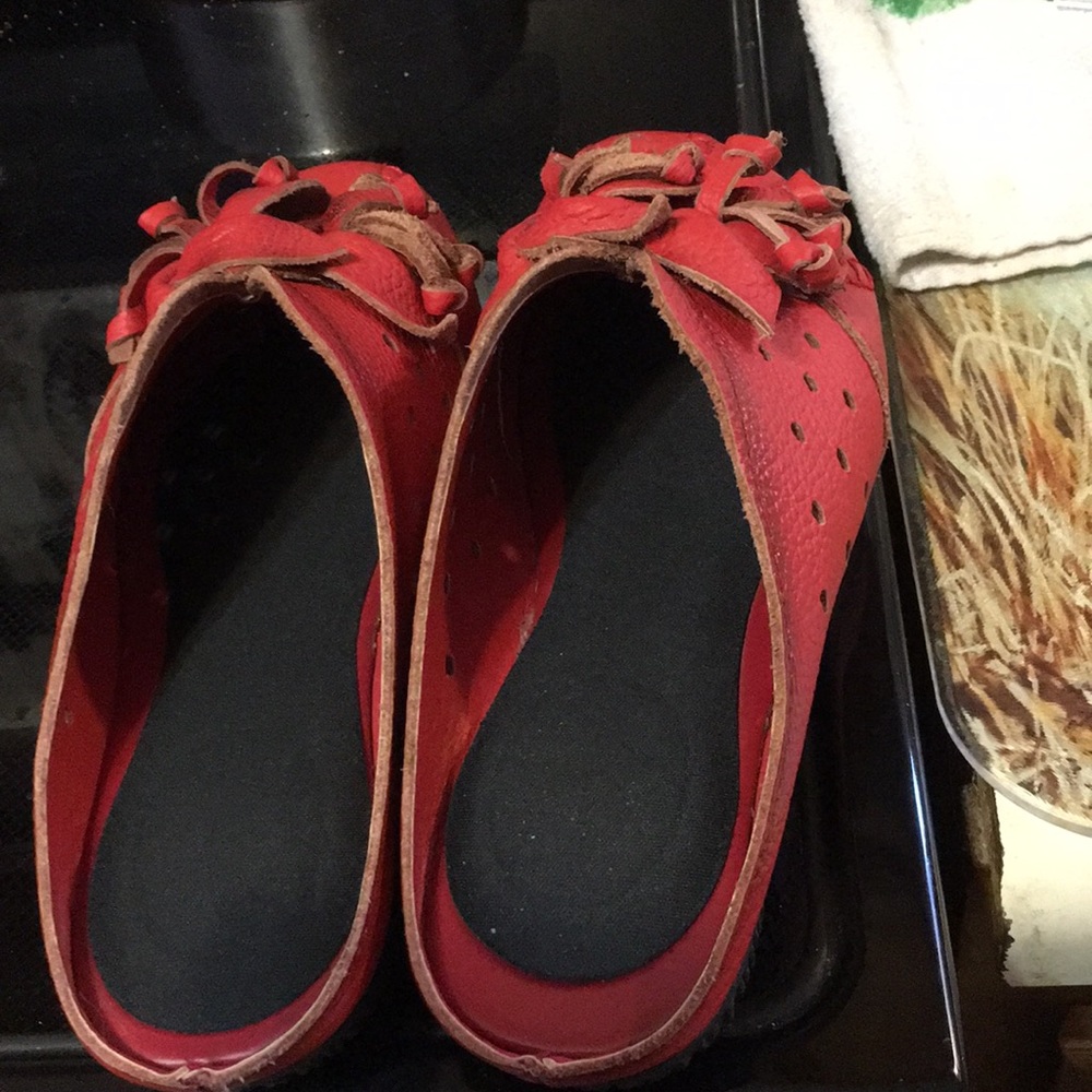 Leather backless shoes